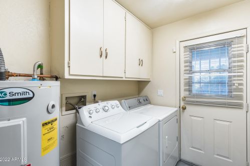 5501 Camelback Rd, Phoenix AZ 85033-1642 exterior