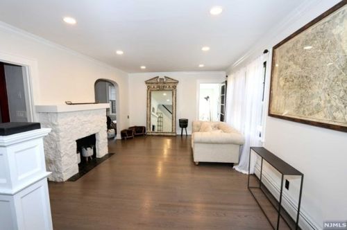 249 Goffle Rd, Ridgewood NJ  07450-4007 exterior