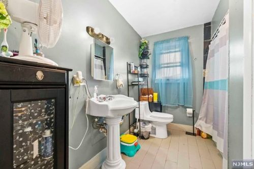 282 Rossiter Ave, Paterson NJ  07502-1317 exterior