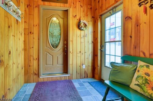 40 Lake Pochung Rd, Wantage NJ  07461-4126 exterior