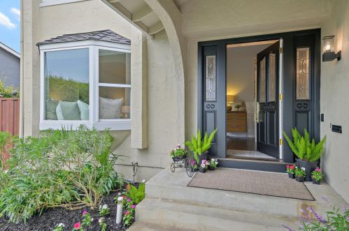 716 Davit Ln, Redwood City, CA 94065-1206