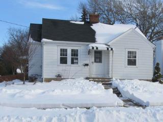 602 Maple St, Neenah, WI 54956-3358