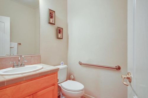 361 Majestic Dr, Hollister CA  95023-7032 exterior