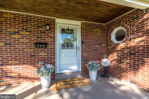 831 Lombardy Dr, Lansdale, PA 19446-3115