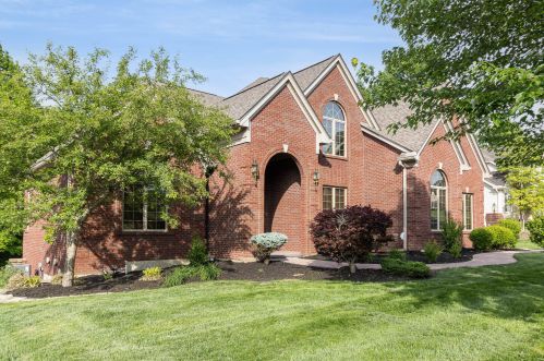 9527 Harpers Ferry Dr, Florence, KY 41042-8882