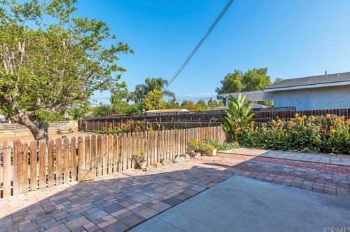 5551 Fullerton Ave, Buena Park CA  90621-1913 exterior