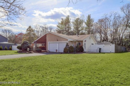81 Medford Blvd, East Freehold, NJ 07728-3338