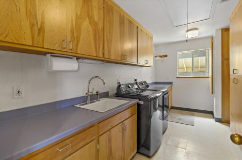 1750 Orch Rd, Hollister CA  95023-9210 exterior