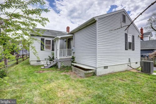 20 Loudoun St, Lovettsville VA  20180-8510 exterior