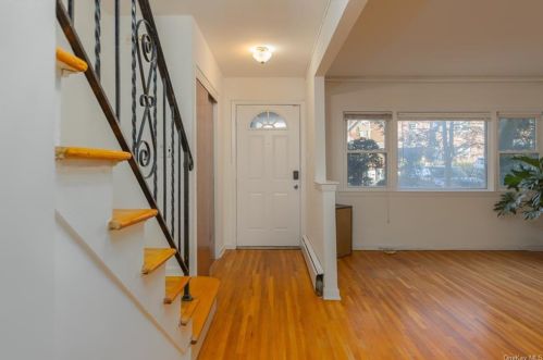 5916 Post Rd, Bronx NY  10471-1906 exterior