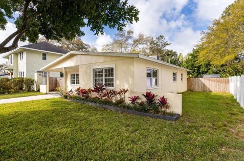 4226 Helena St, Saint Petersburg, FL 33703-5451