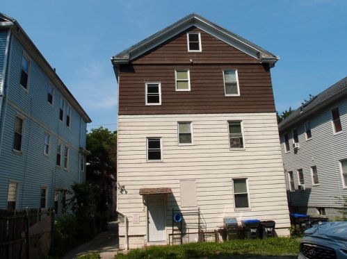 147 Camden Ave, Providence, RI 02908-3605