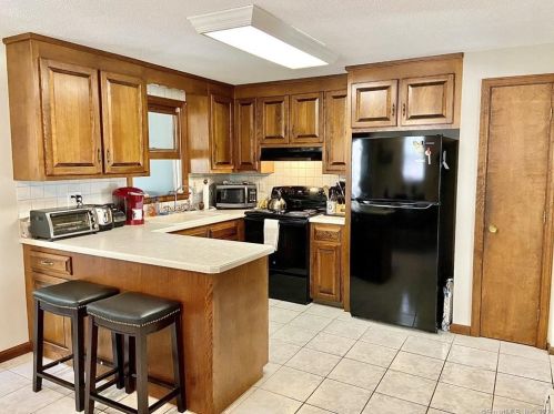 1020 Jerome Ave, Bristol CT  06010-2408 exterior