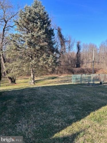 619 Austin Dr, Fairless Hills, PA 19030-2108