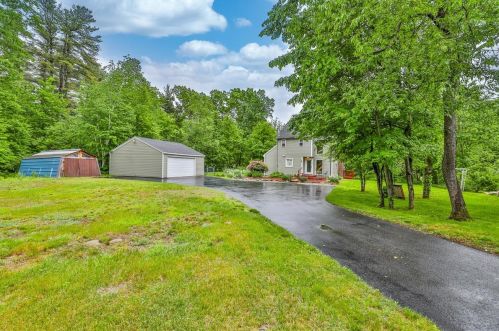 2 Harvest Dr, Derry NH  03038-4872 exterior