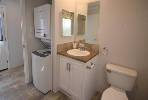 15 Nicholas Cir, Danville NH  03819-3198 exterior