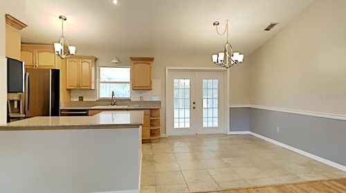584 Oakwood Ave, Orange City, FL 32763-4211