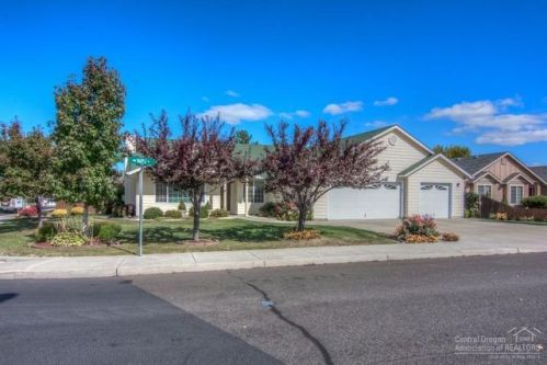 2023 Maple Pl, Eagle Crest, OR 97756-0308