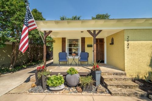 2937 Ryan Place Dr, Fort Worth, TX 76110-3424