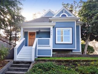 809 50 St, Seattle WA  98107-3616 exterior