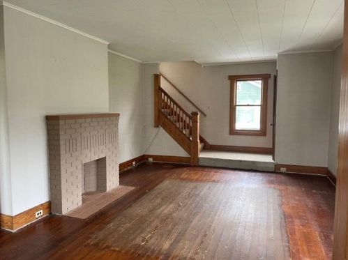 402 Fowlers Ln, New Lexington, OH 43764-9779