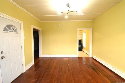 79 Main St, Port Jervis NY  12771-2111 exterior