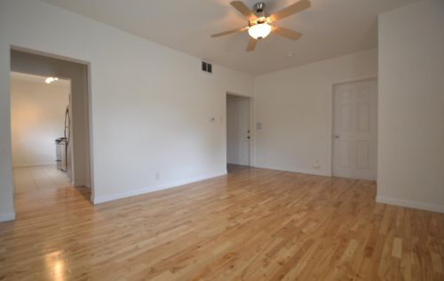 555 Locust St, Valpo IN  46383-6432 exterior