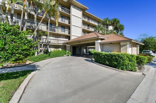 401 Seas Dr, Jupiter FL  33477-1129 exterior