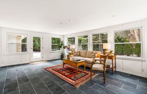 7705 Lake Dr, Milwaukee WI  53217-2910 exterior