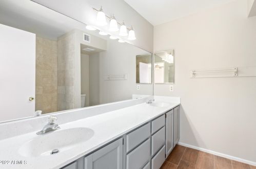 6931 Tuckey Ln, Glendale AZ 85303-3412 exterior