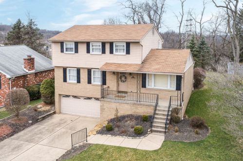 717 Twin Oak Dr, Pittsburgh, PA 15235-2636