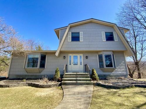 36 Helms Hill Rd, Washingtonville NY  10992-2005 exterior