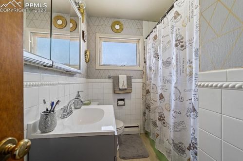 1626 Alexander Cir, Pueblo CO 81001-2002 exterior