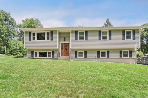 49 Flax Hill Rd, Brookfield Center, CT 06804-1720