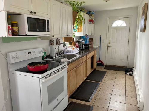 428 Narragansett Ave, Canaan Lake NY  11772-5214 exterior