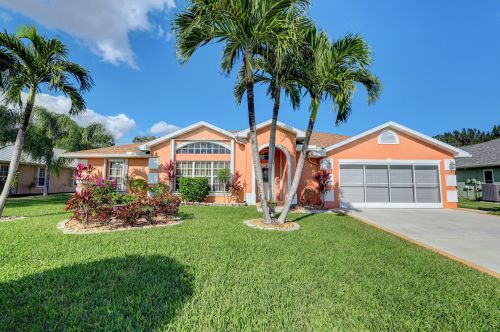 6791 Dickinson Ter, Fort Pierce, FL 34952-8256
