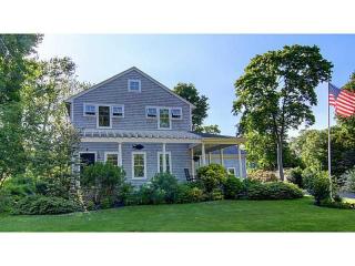 9 Olive Ln, Barrington, RI 02806-4417