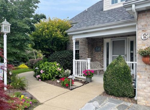 608 Gander Cir, Bridgeville, PA 15017-3428