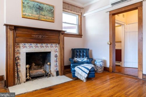 102 High St, Edinburg VA  22824-3084 exterior