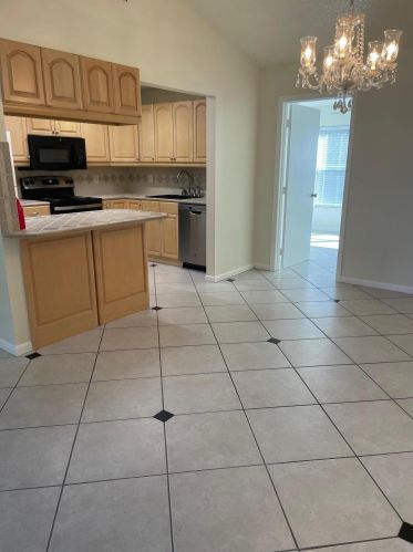 112 Banyan Cir, Jupiter, FL 33458-5530