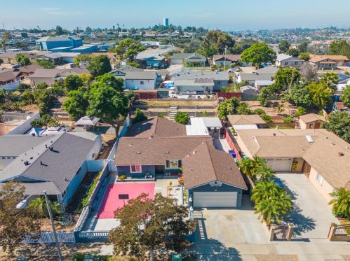 240 Ledgewood, San Diego CA 92114-7233 exterior