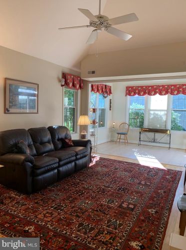 17653 Glass Ridge Pl, Gainesville VA  20155-3045 exterior