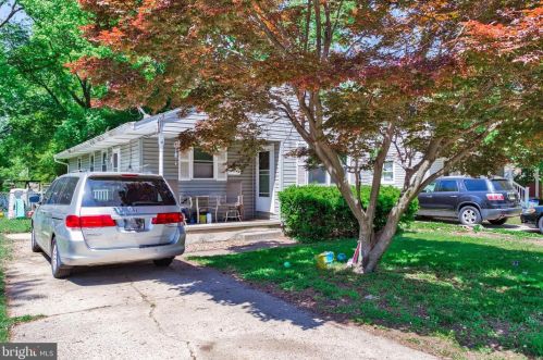 624 Delsea Dr, West Deptford, NJ 08093-1227