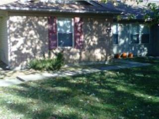 903 Camelot Ct, Jeffersonville IN  47130-4901 exterior