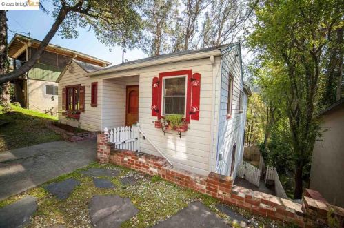 6391 Heather Ridge Way, Oakland, CA 94611-1205