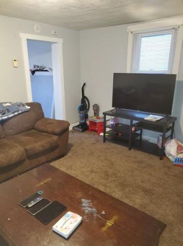 914 School St, New Brighton, PA 15066-1639