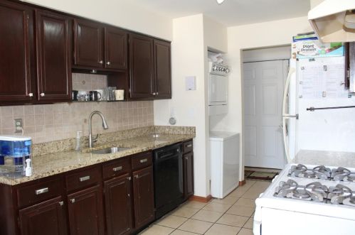 601 Sharon Garden Ct, Woodbridge, NJ 07095-4333