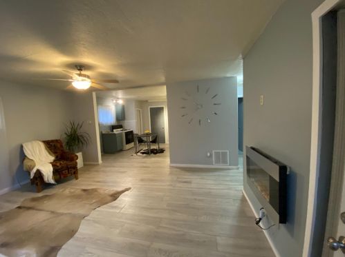 1050 Durbin St, Gary, IN 46406-2117
