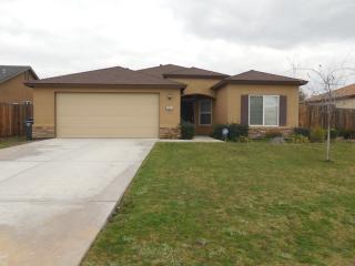 6811 Telford Ct, Bakersfield, CA 93307-8838