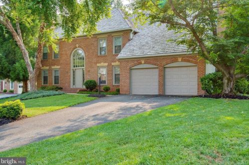 2959 Brook Mill Ct, Herndon, VA 20171-2257